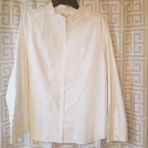 Long sleeve white Gap button up shirt